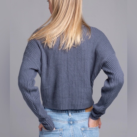 Hollister Sweater - Picture 3 of 3